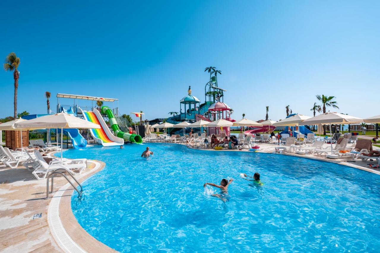 מנבגט La Benata Beach Hotel מראה חיצוני תמונה
