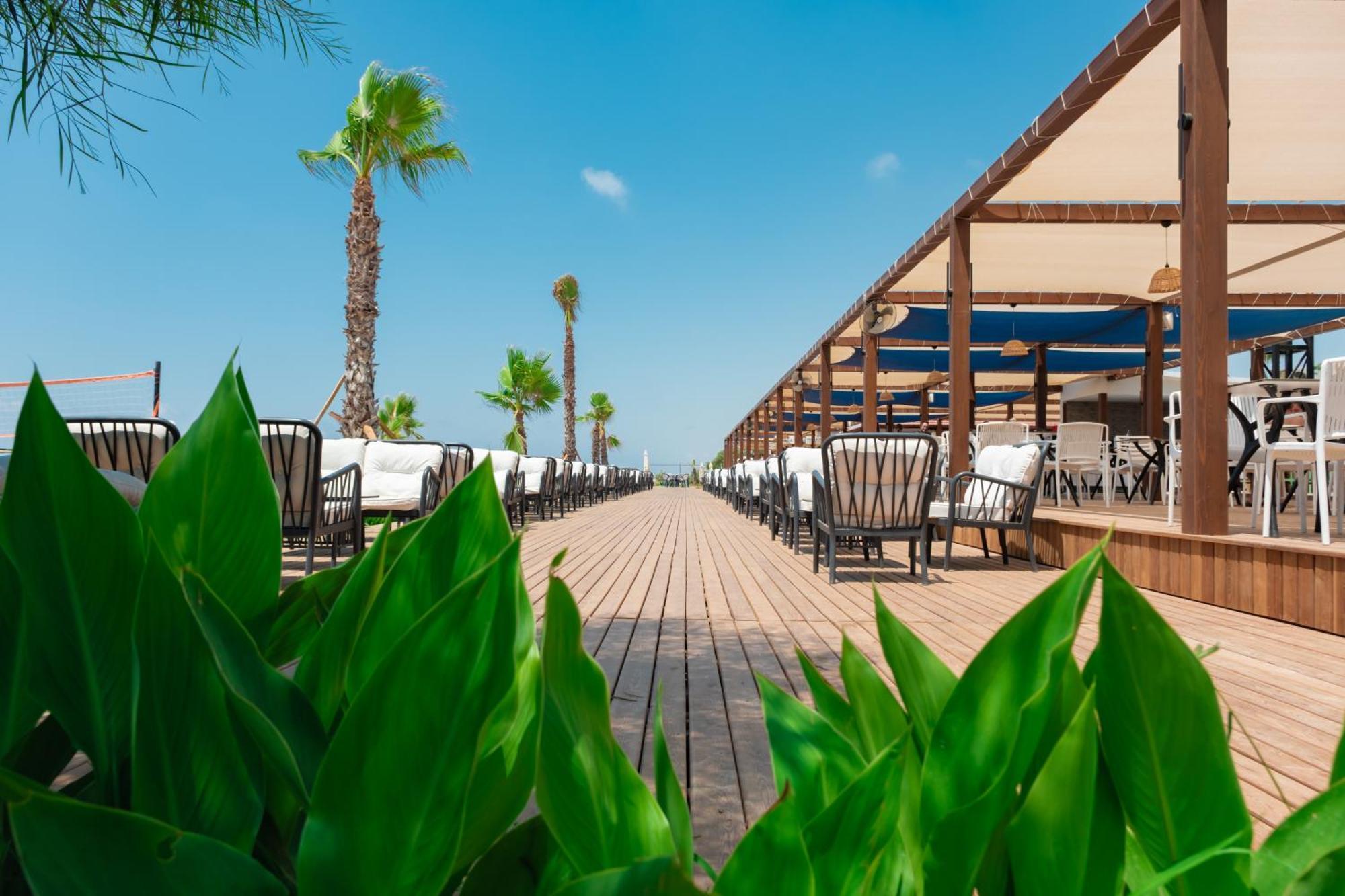 מנבגט La Benata Beach Hotel מראה חיצוני תמונה